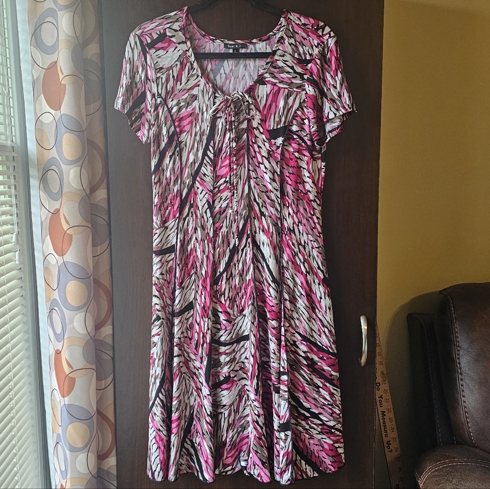 Sami & Jo Pink and Black Abstract Dress